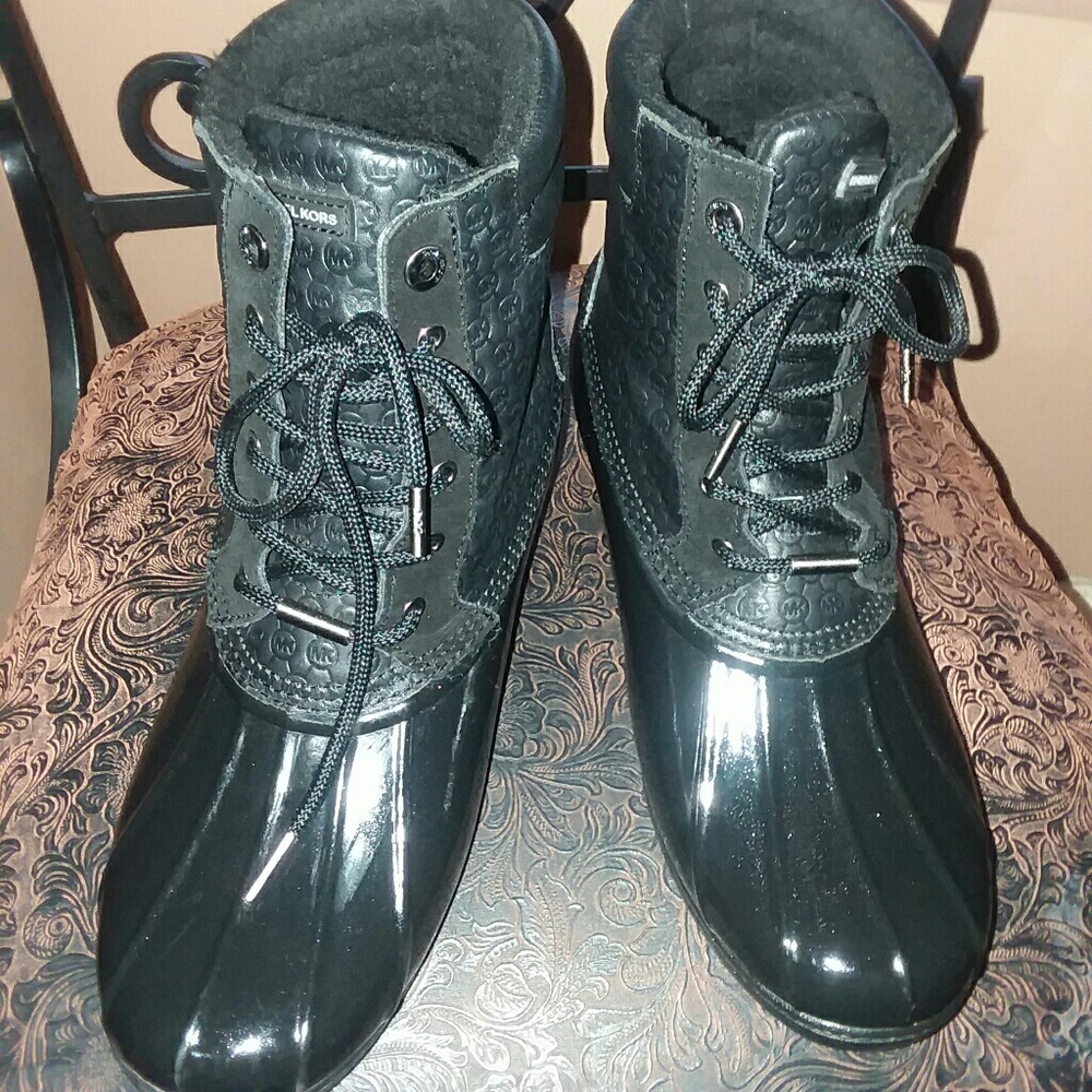 Michael kors duck boots